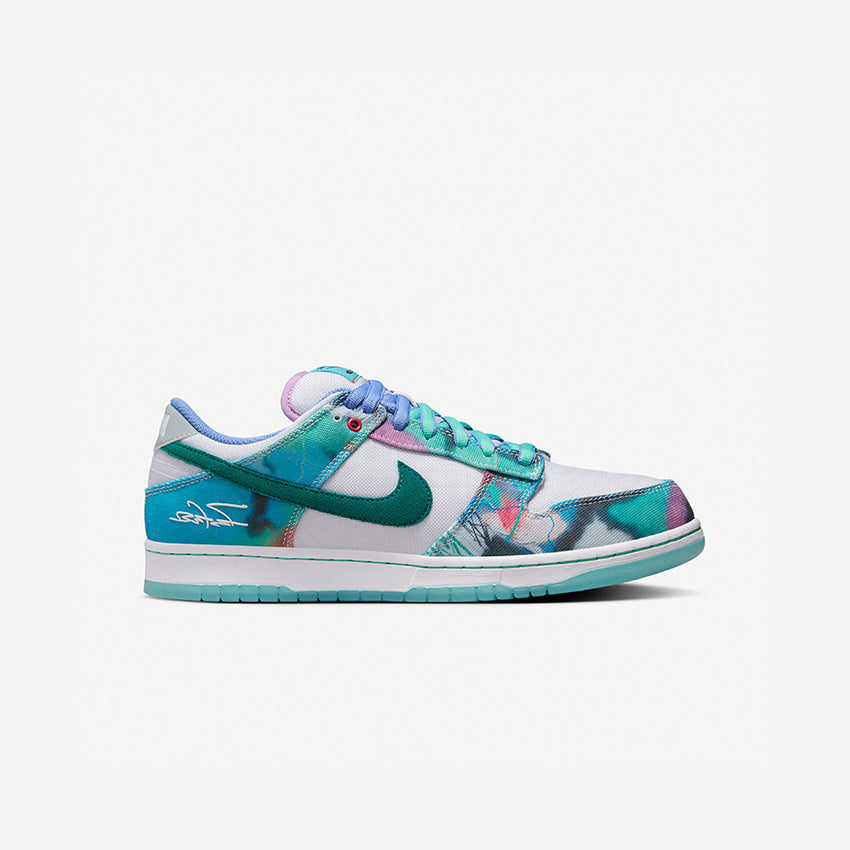 Nike SB Dunk Low x Futura Laboratories