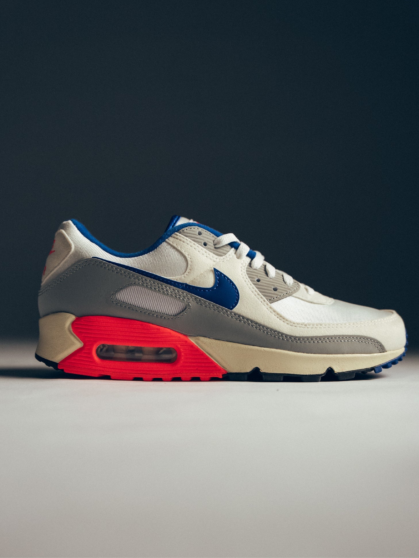 NIKE AIR MAX 90 “ULTRAMARINE” — ARCHIVO, MATERIALIDAD Y TRASLADO