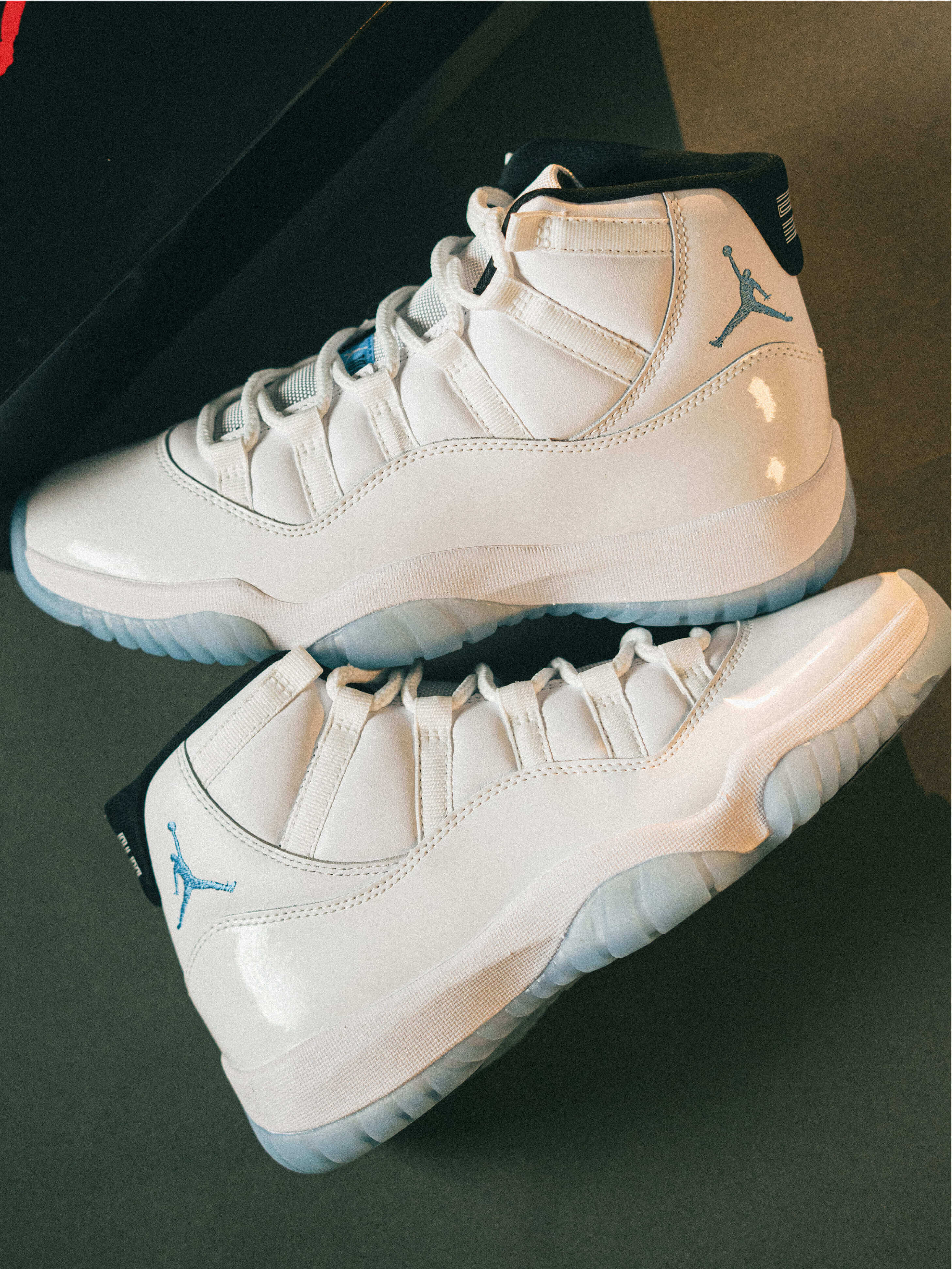 AIR JORDAN 11 LEGEND BLUE