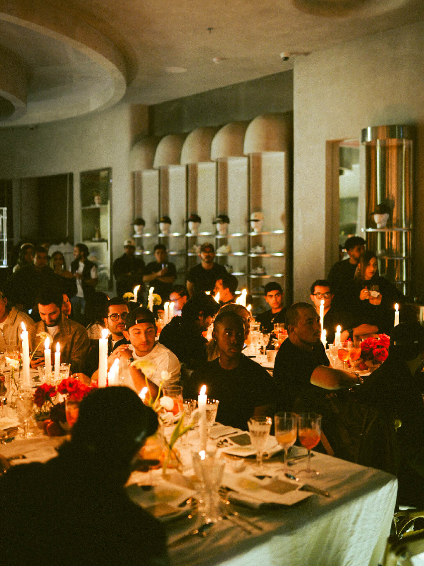 PRESENTACIÓN EN PRIMICIA DE LA NUEVA COLECCIÓN MONOIC: TUTTO BENE EN BROKEN CHAINS