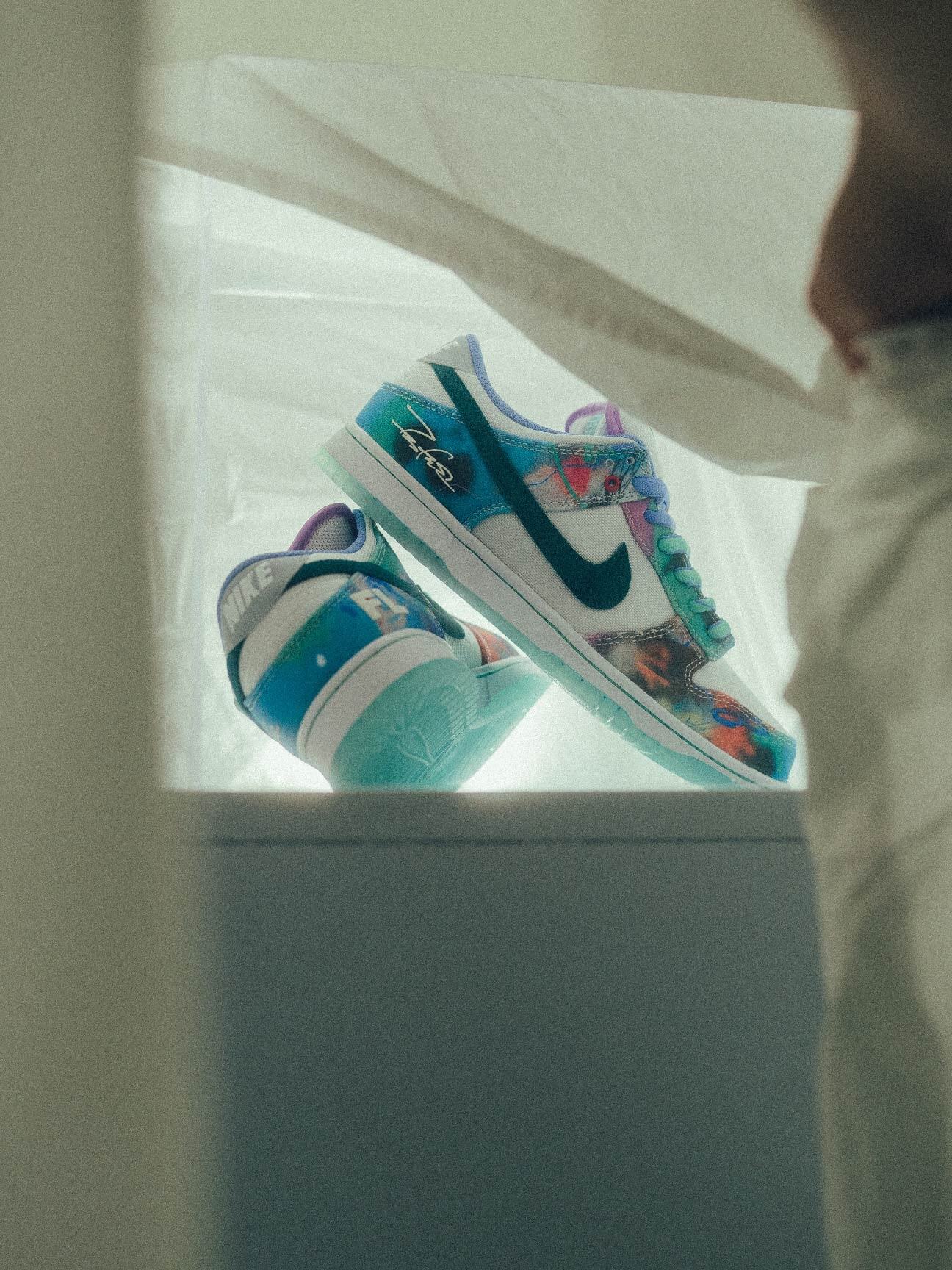 NIKE SB DUNK LOW X FUTURA LABORATORIES