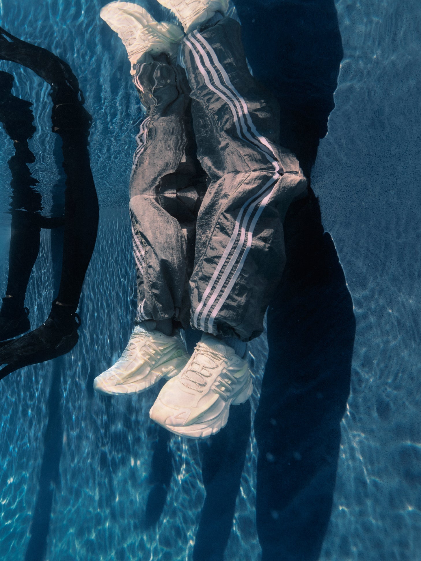 PHARRELL× ADIDAS ORIGINALS: VIRGINIA ADISTAR JELLYFISH “TRIPLE WHITE”