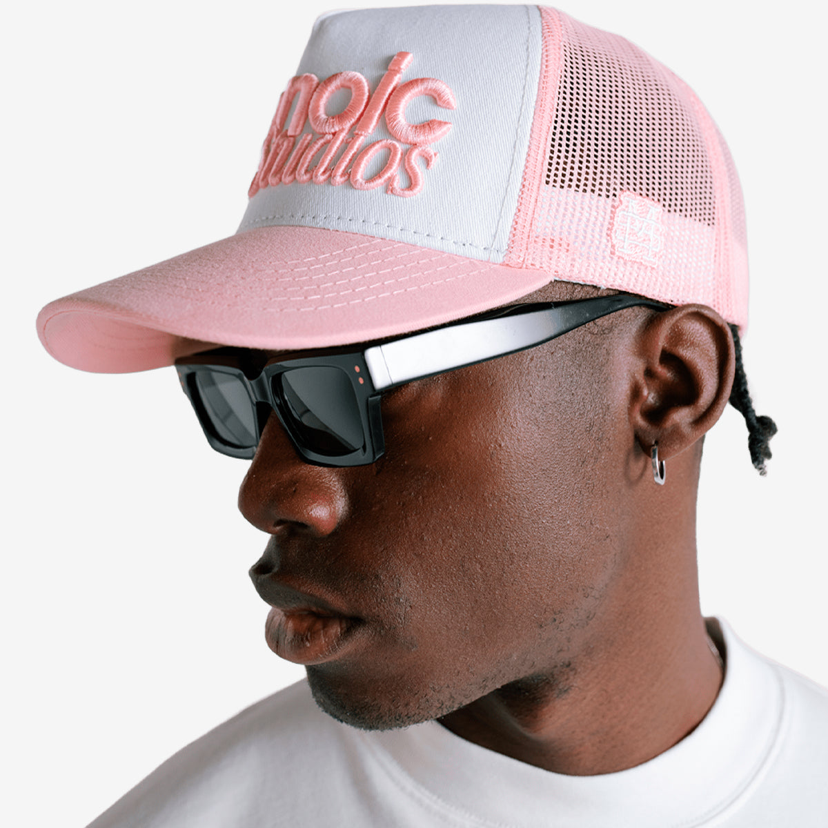 Gorra Monoic Studios - Rosado Pastel