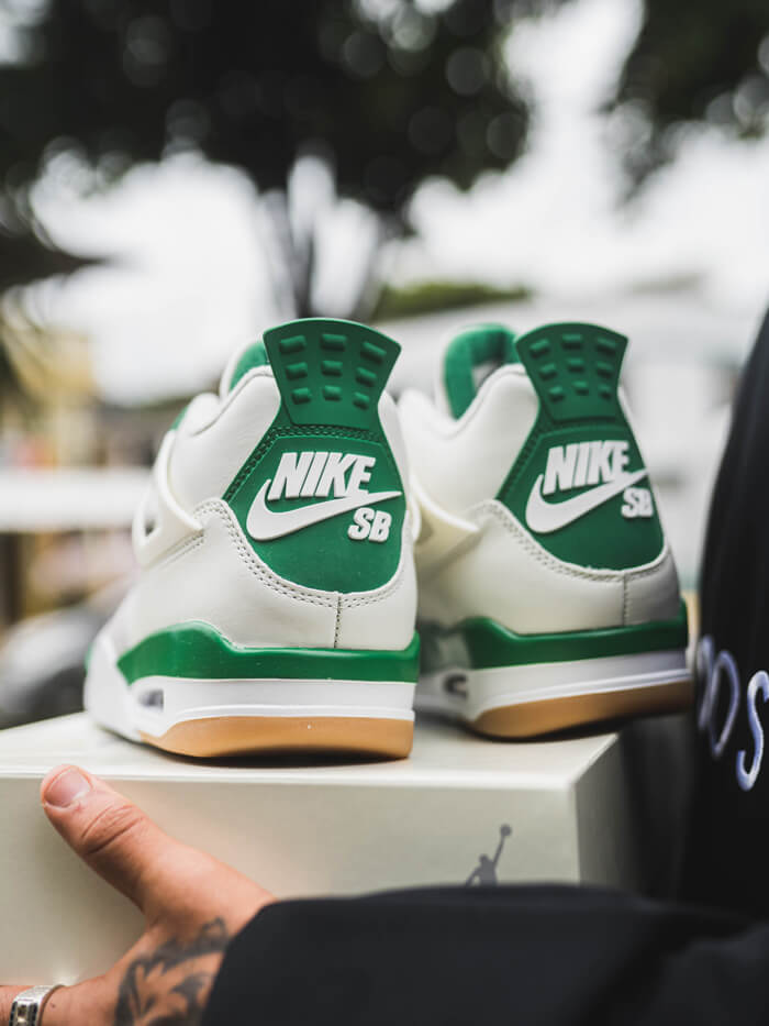 JORDAN 4 RETRO SB [PINE GREEN]