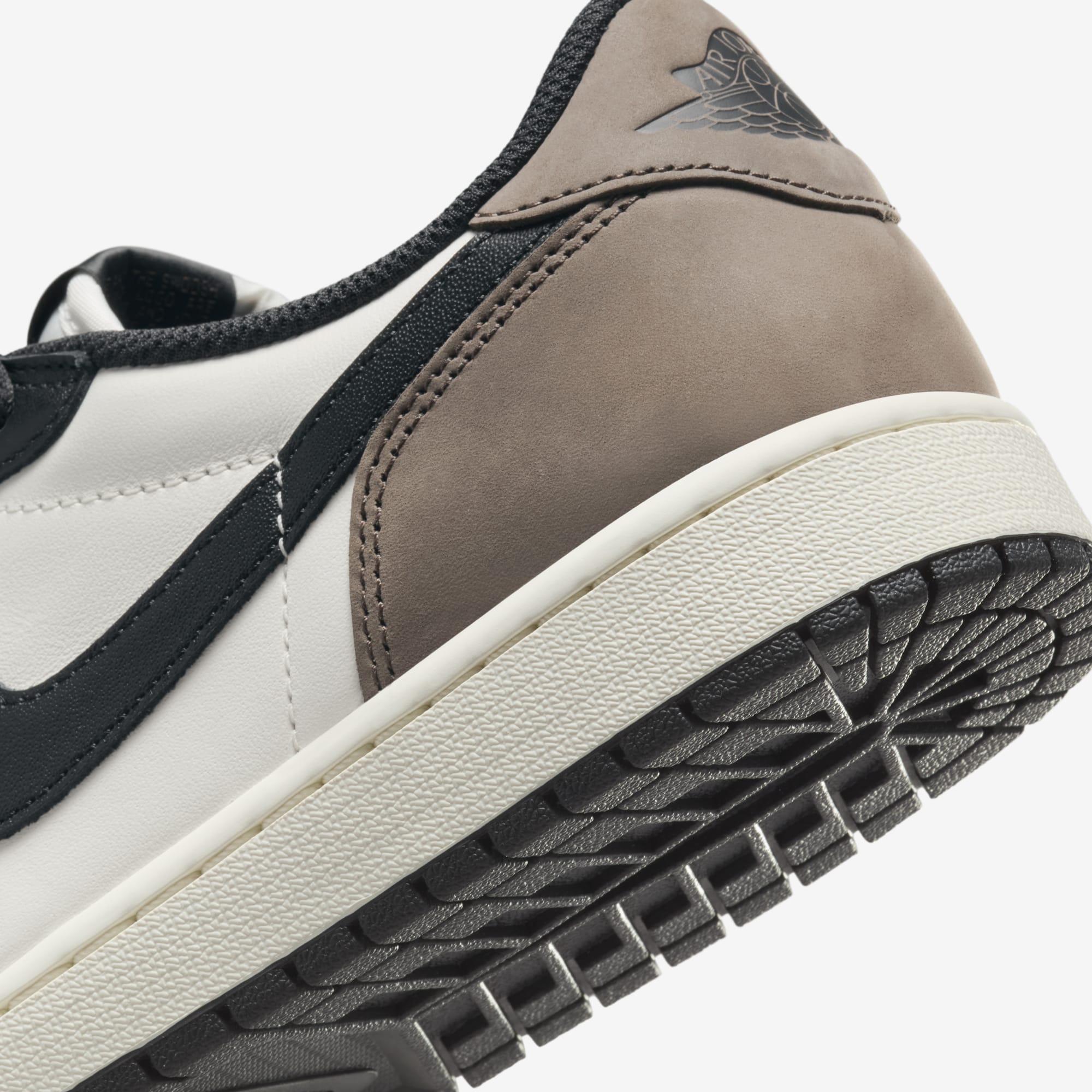 Air Jordan 1 Low 'Mocha'