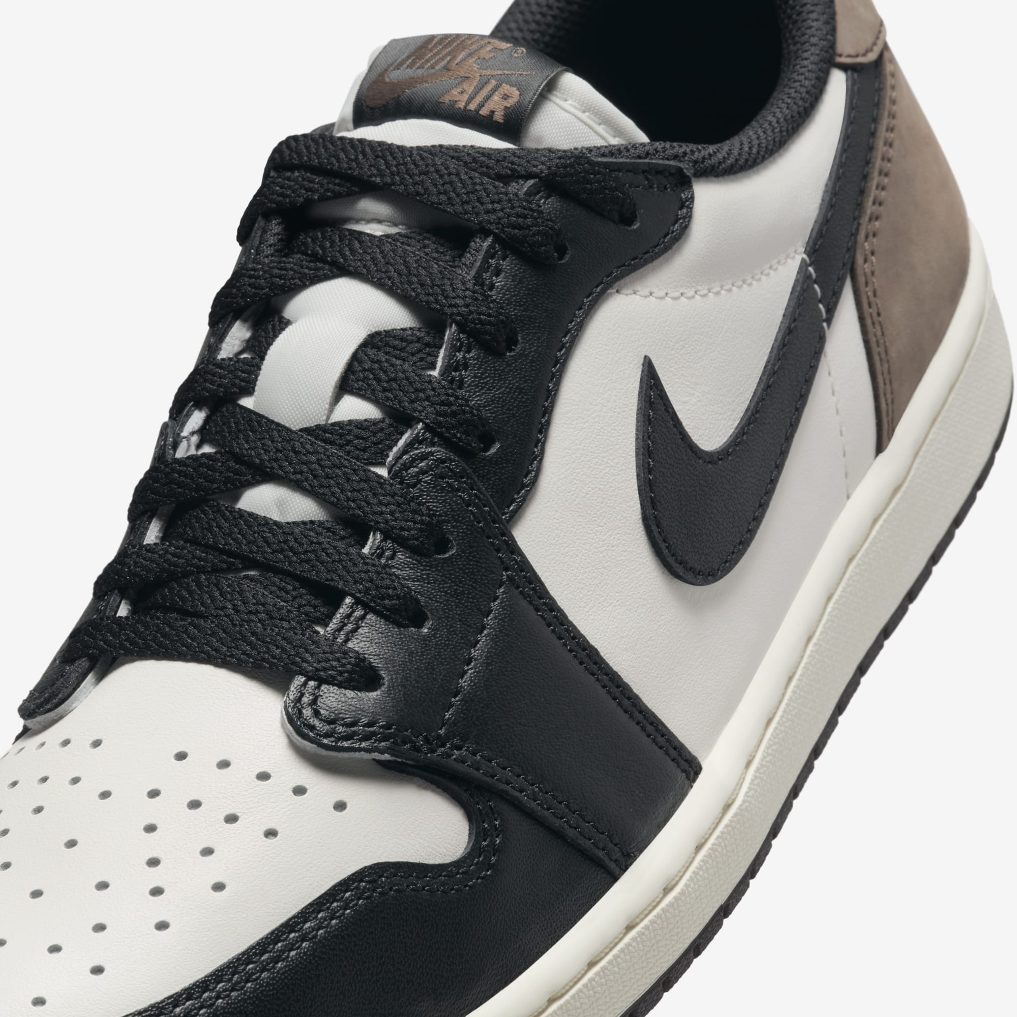 Air Jordan 1 Low 'Mocha'