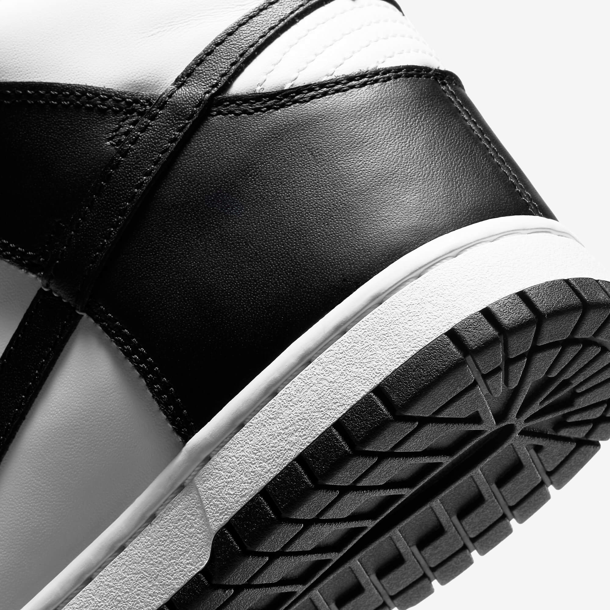 Nike Dunk High Panda 'Black White'