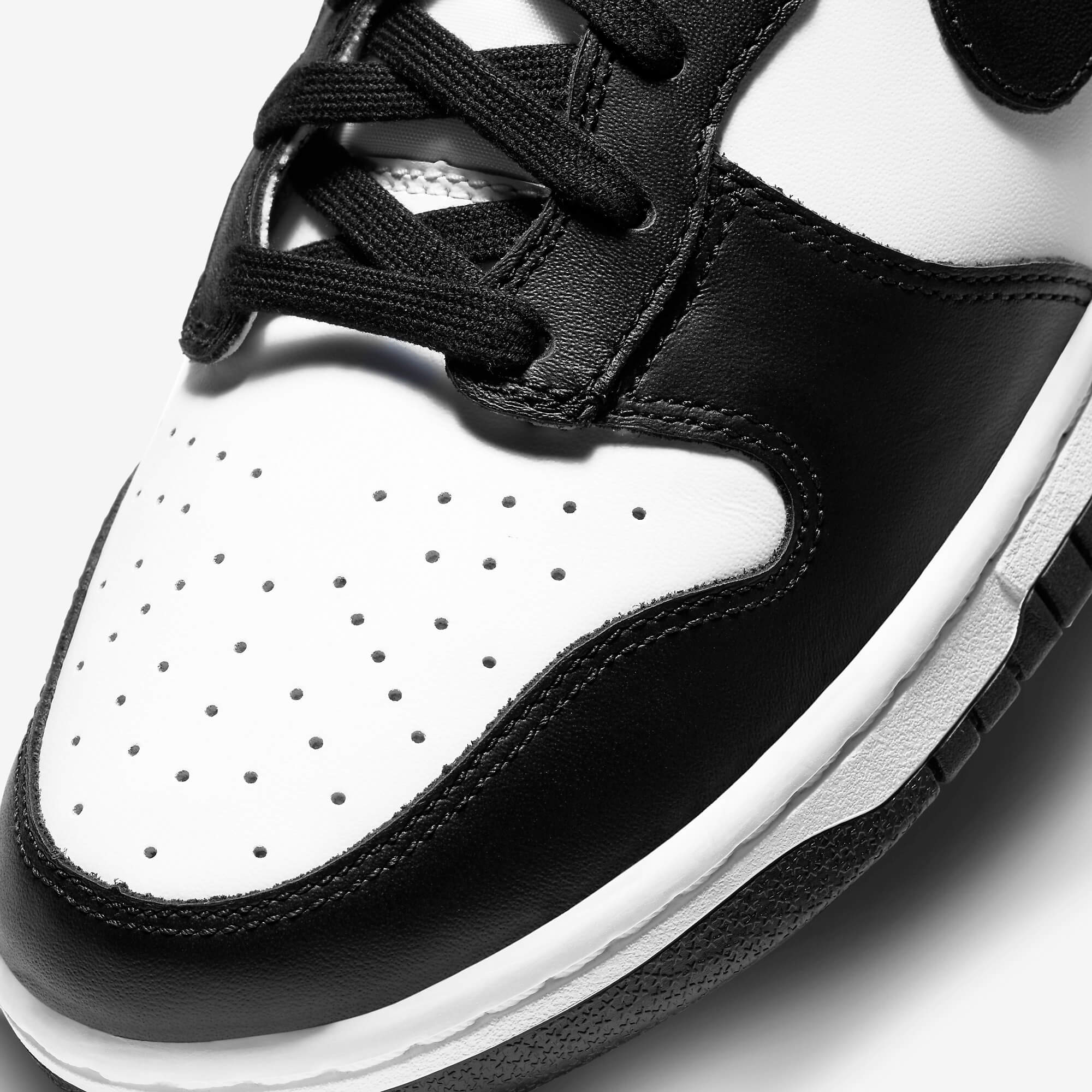 Nike Dunk High Panda 'Black White'