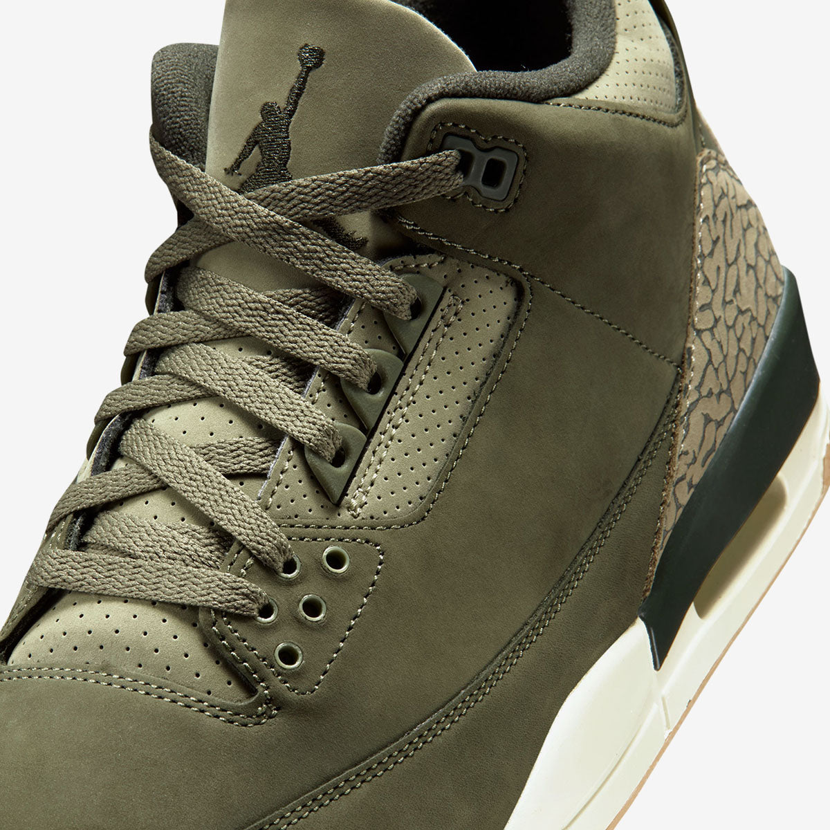 Air Jordan 3 Retro 'Medium Olive'