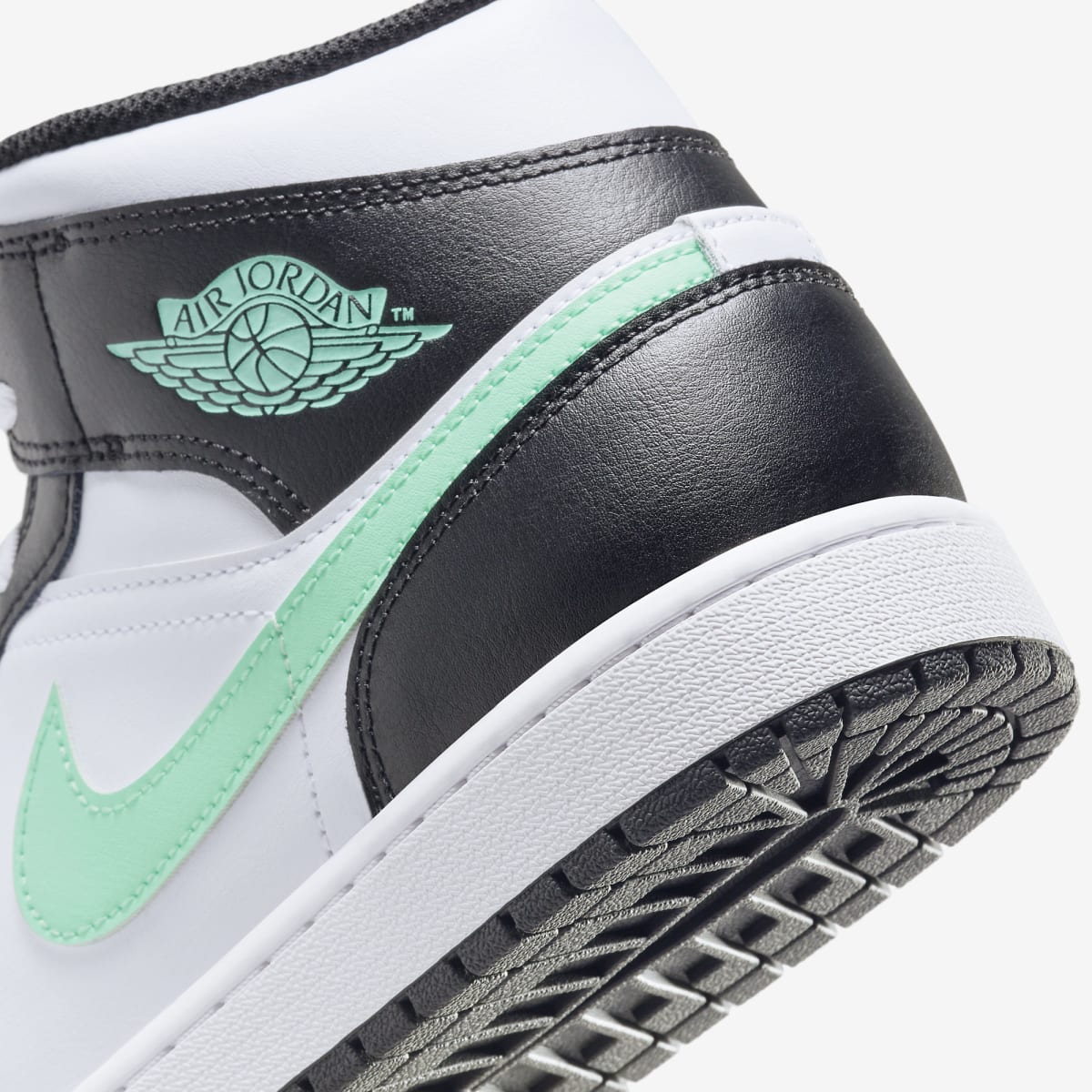 Air Jordan 1 Mid 'Green Glow'