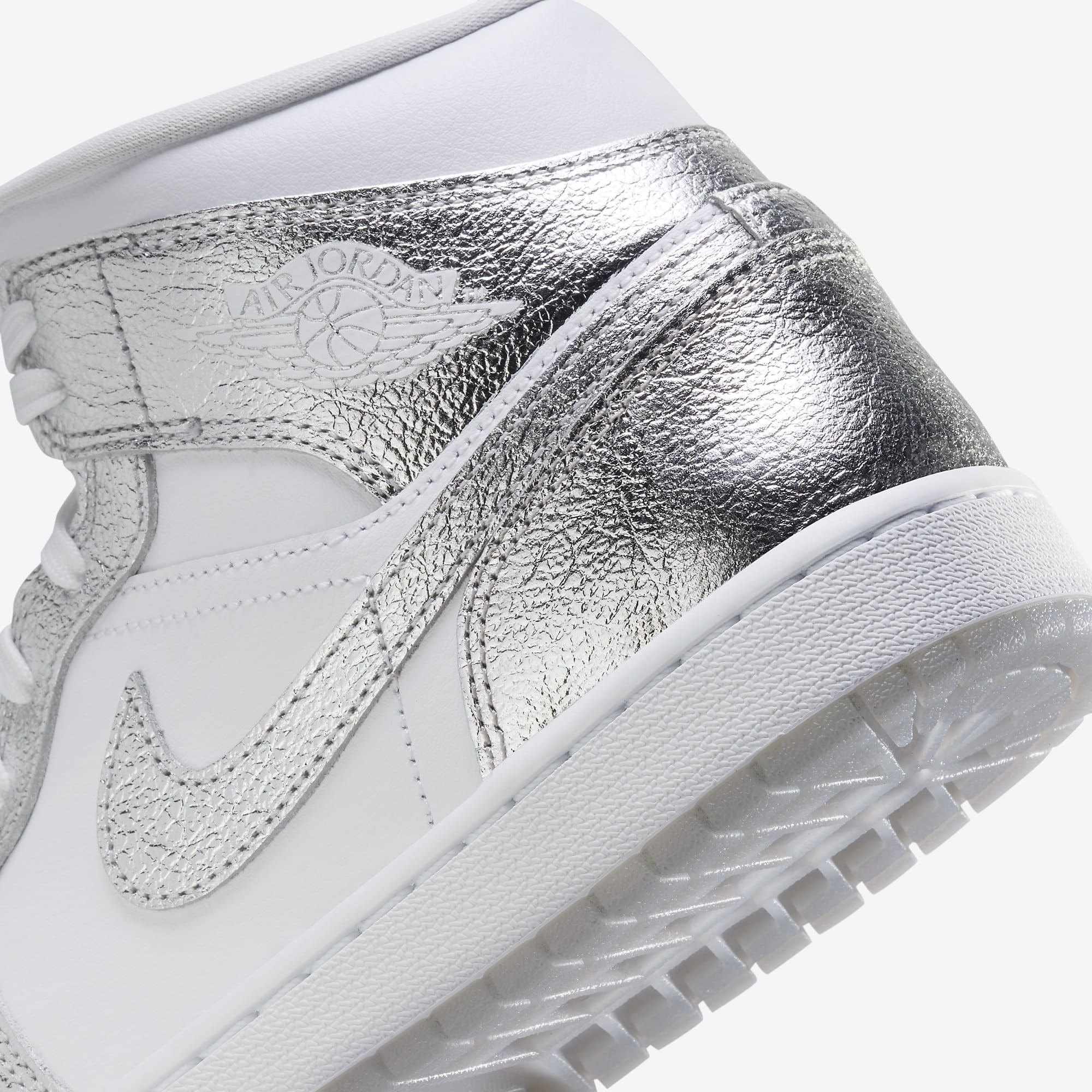 Women's Air Jordan 1 Mid SE 'Metallic Silver'