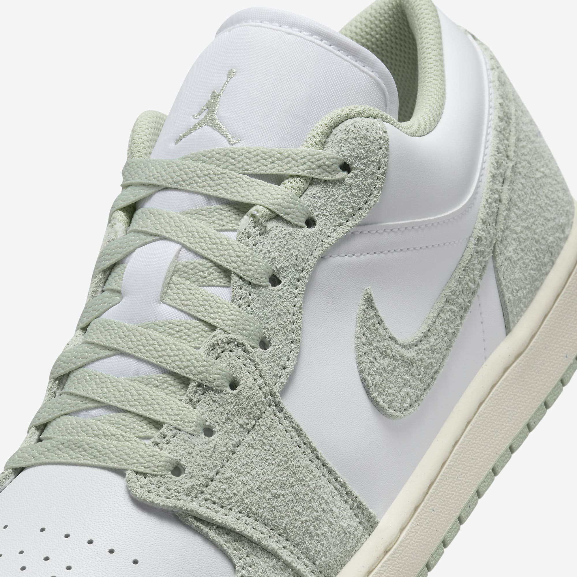 Air Jordan 1 Low SE 'Light Green'