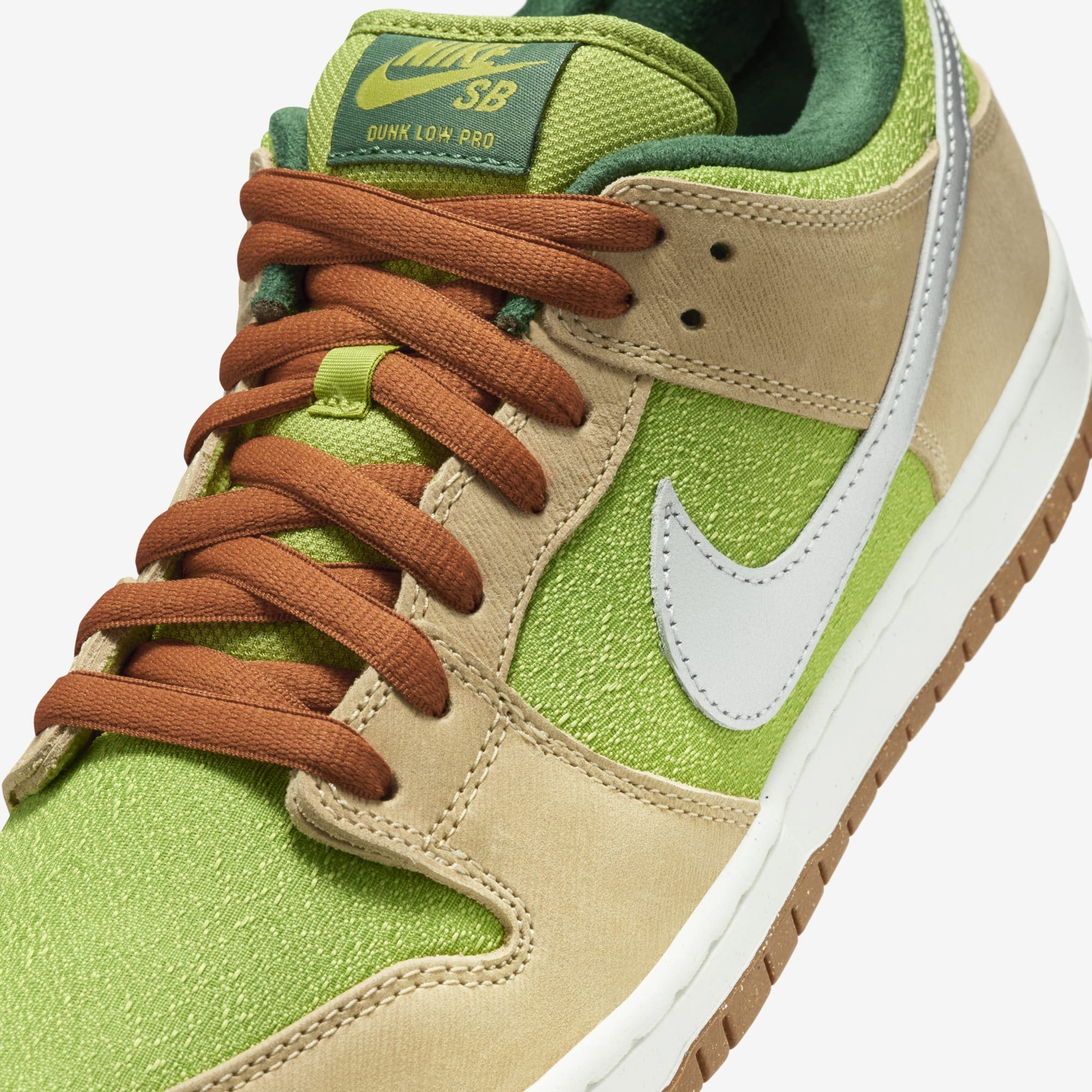 Nike SB Dunk Low Pro 'Sesame and Pear'
