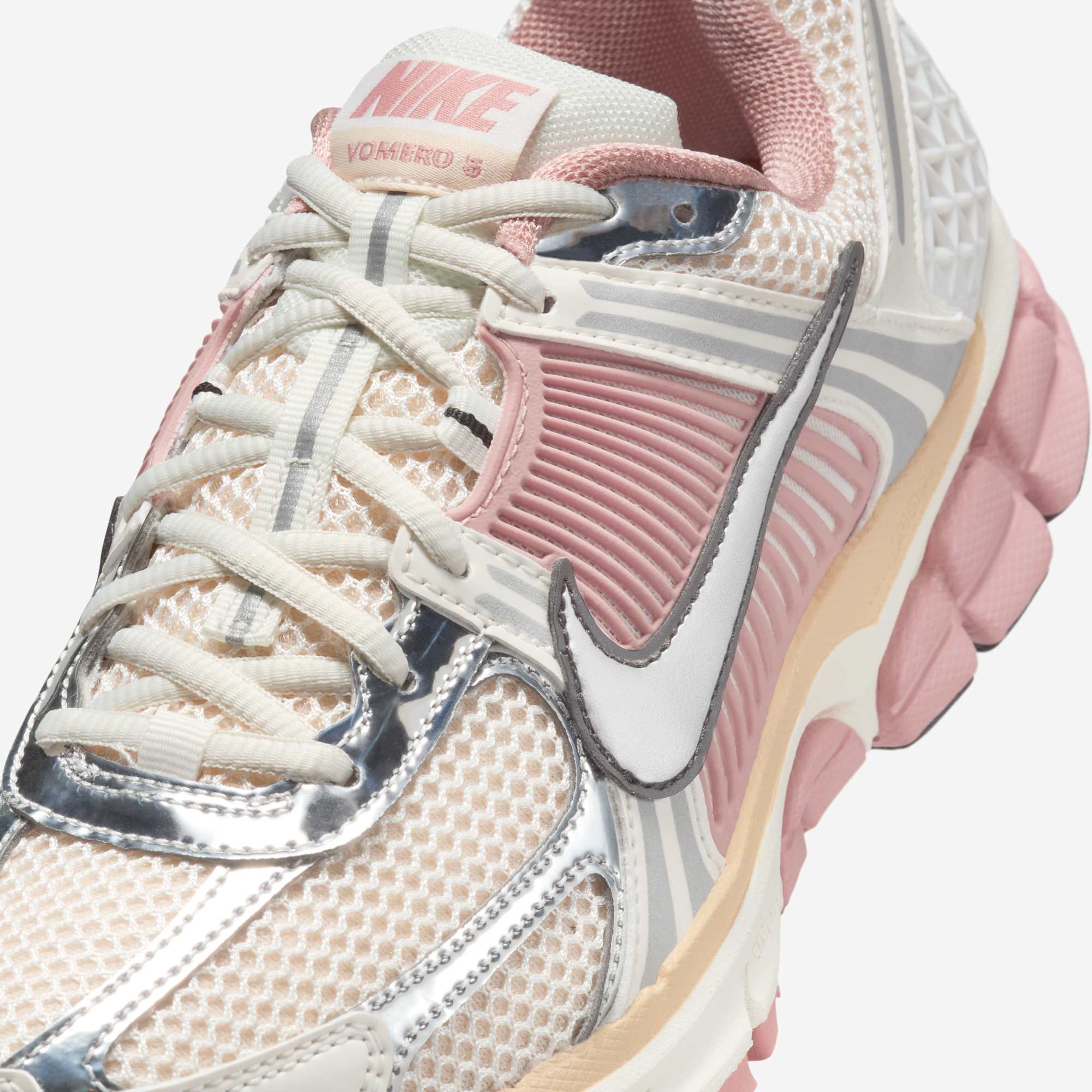 Women's Nike Zoom Vomero 5 'Particle Pink'