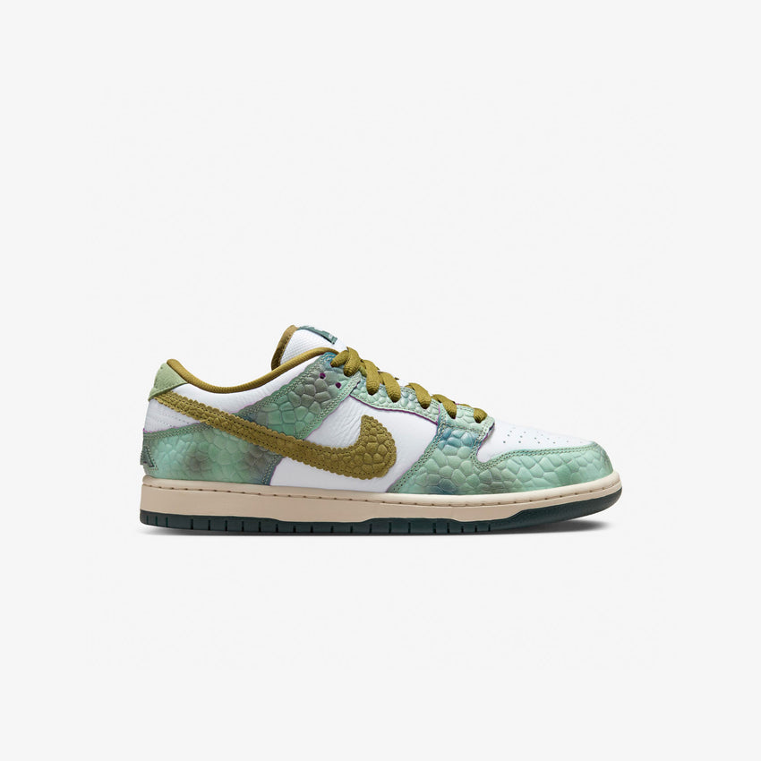  Nike Dunk Low SB 'Alexis Sablone Chameleon'