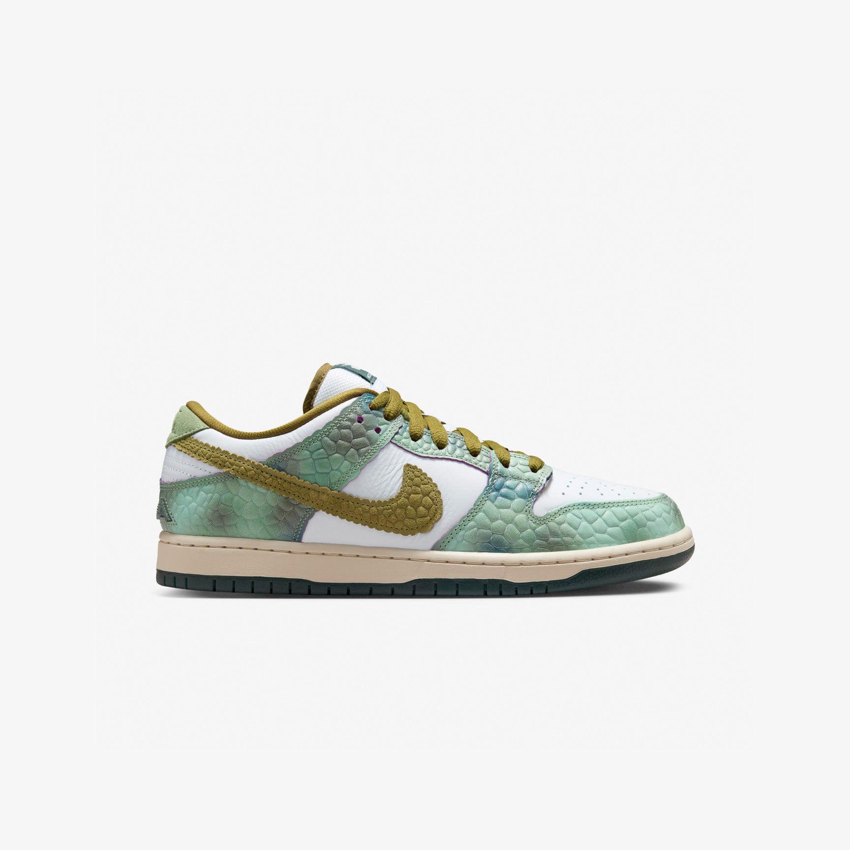 Nike SB Dunk Low x Futura Laboratories