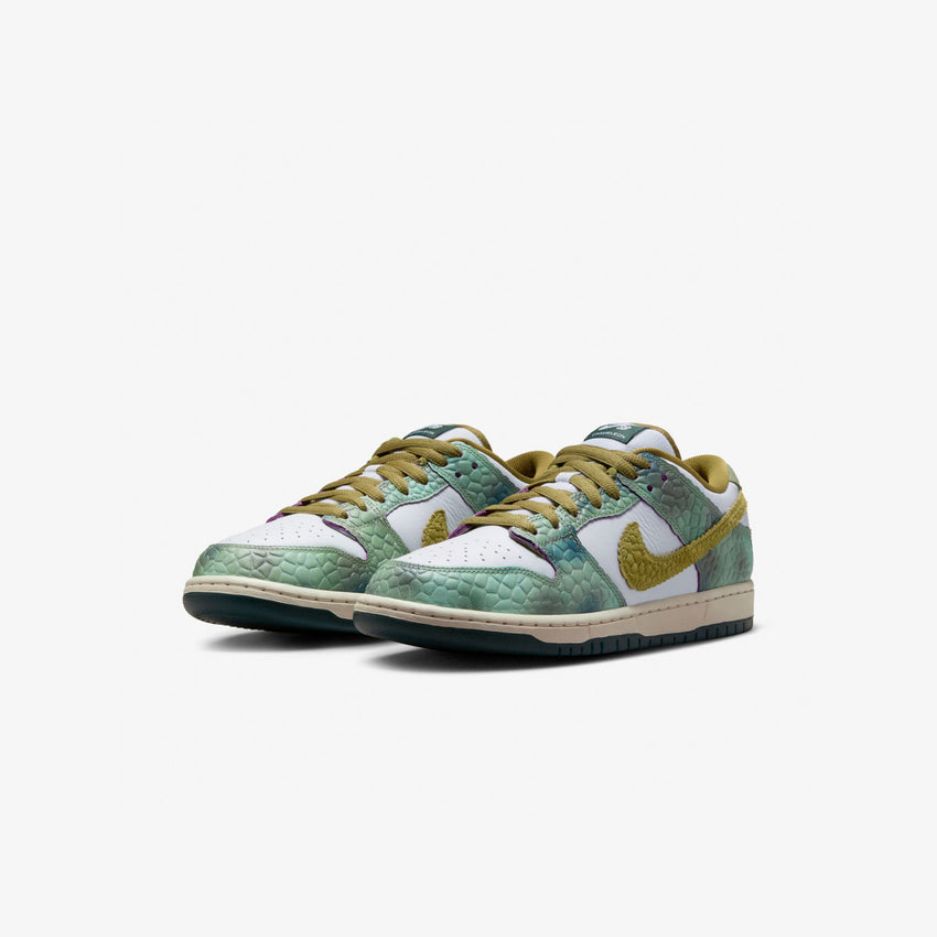  Nike Dunk Low SB 'Alexis Sablone Chameleon'