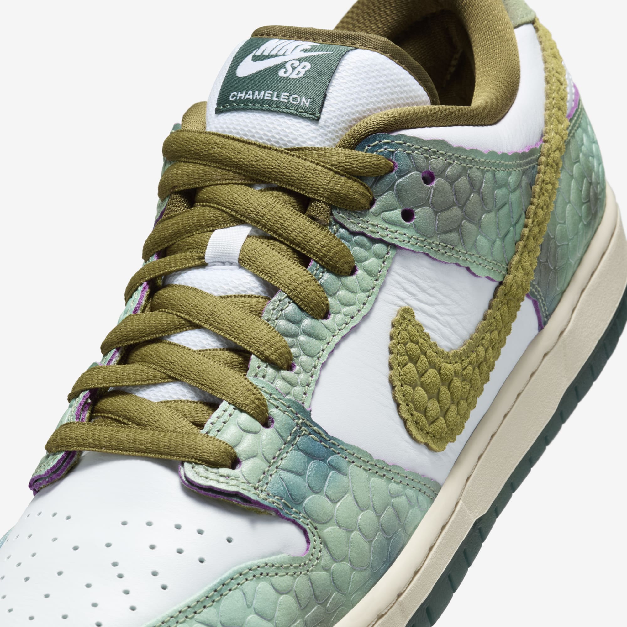 Nike Dunk Low SB 'Alexis Sablone Chameleon'