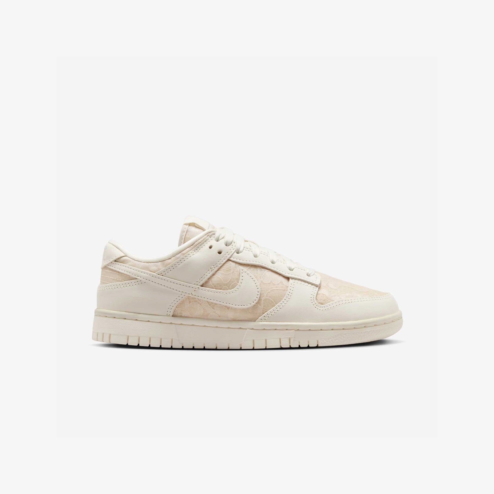Women's Nike Dunk Low Lace 'Soft Pearl'