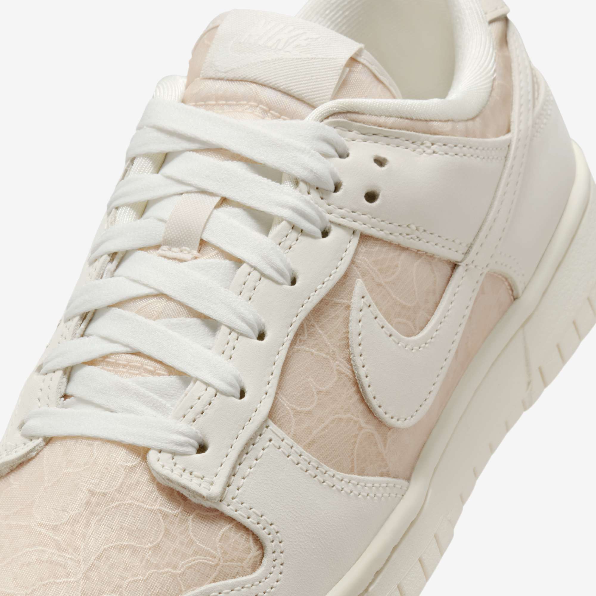 Women's Nike Dunk Low Lace 'Soft Pearl'