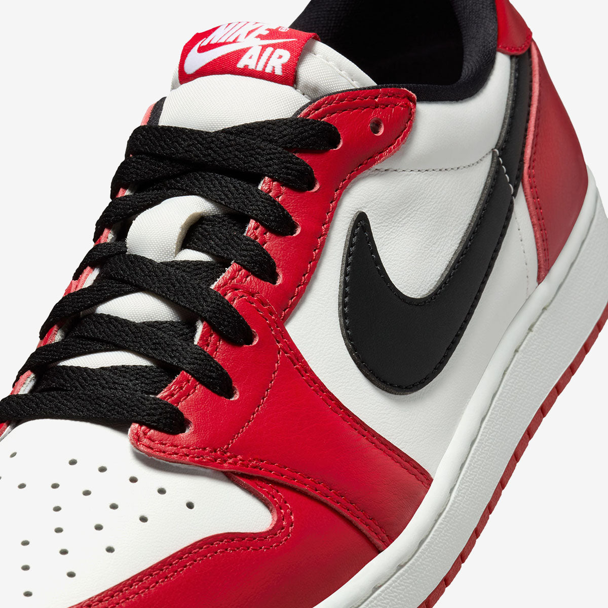 Air Jordan 1 Low OG 'Chicago'