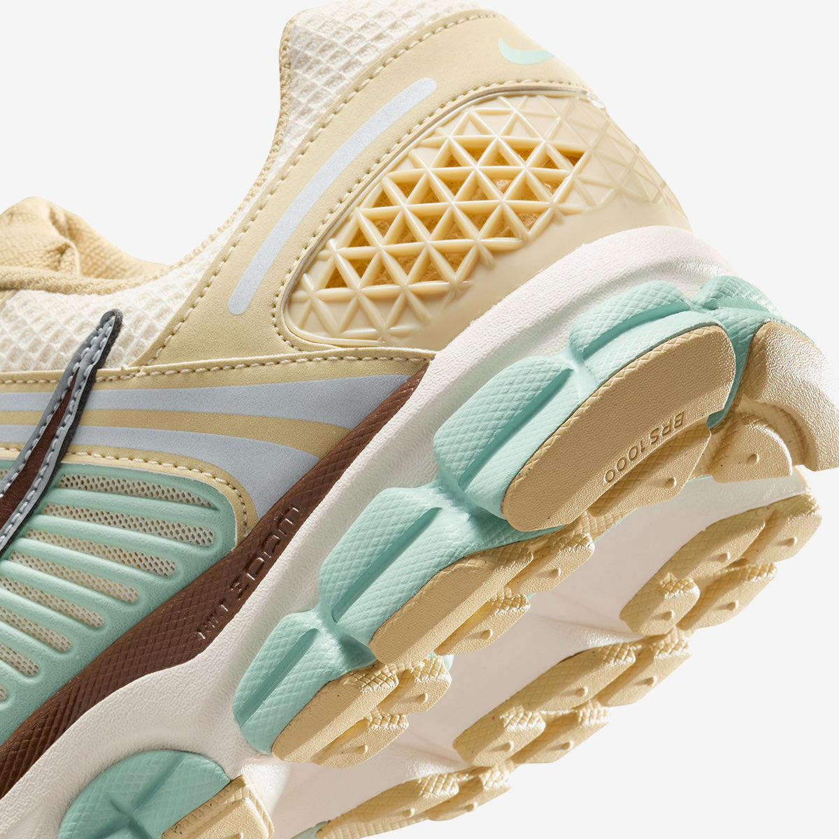 Nike Zoom Vomero 5 'Team Gold Seafoam'