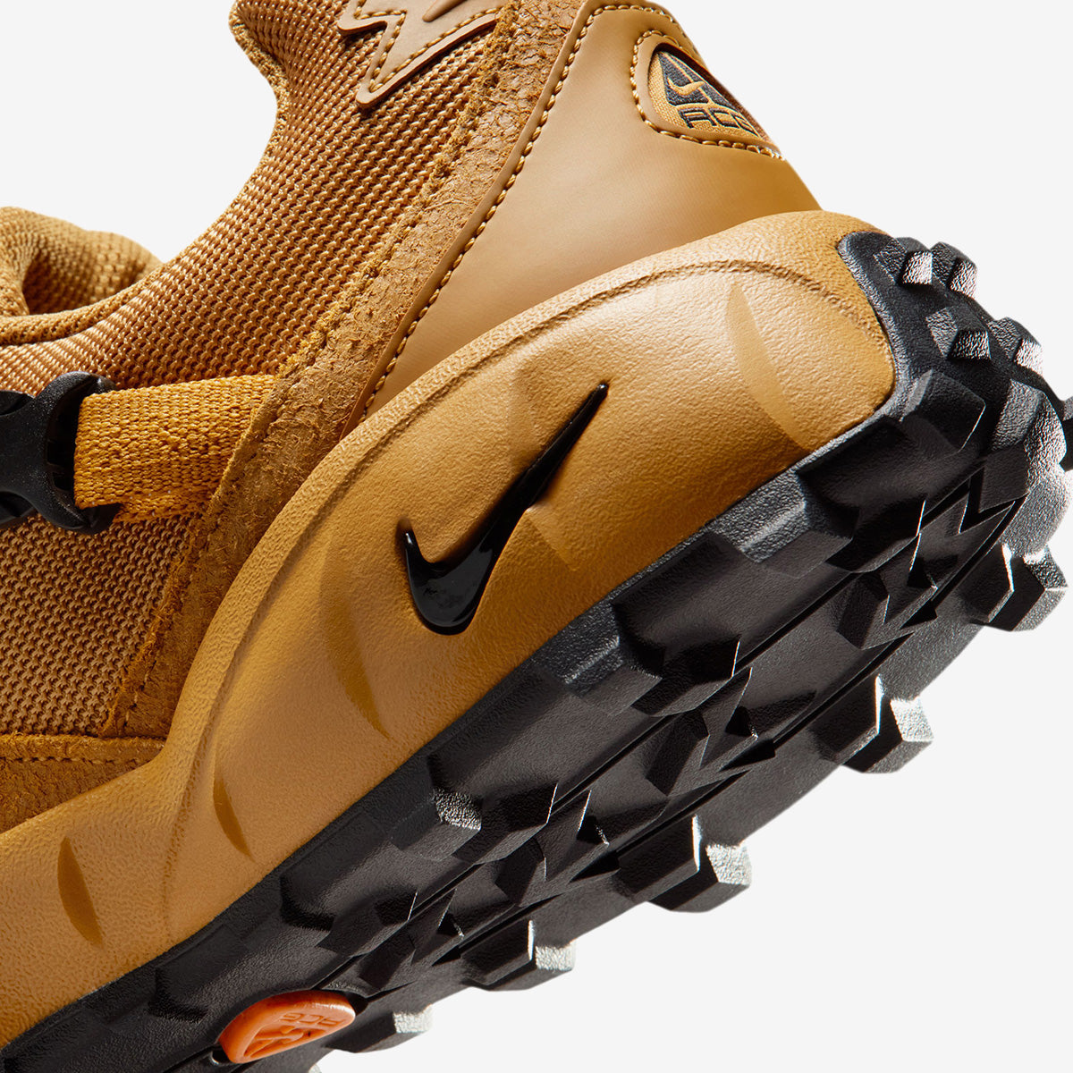 Nike ACG Phassad 'Wheat and Black'