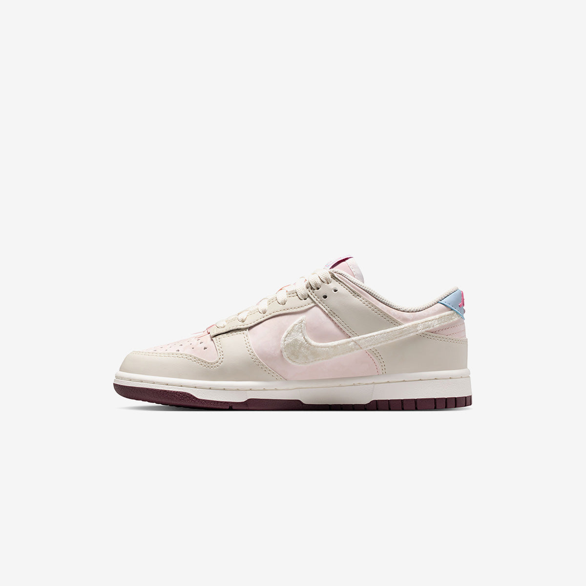 Women's Nike Dunk Low Valentine's Day
