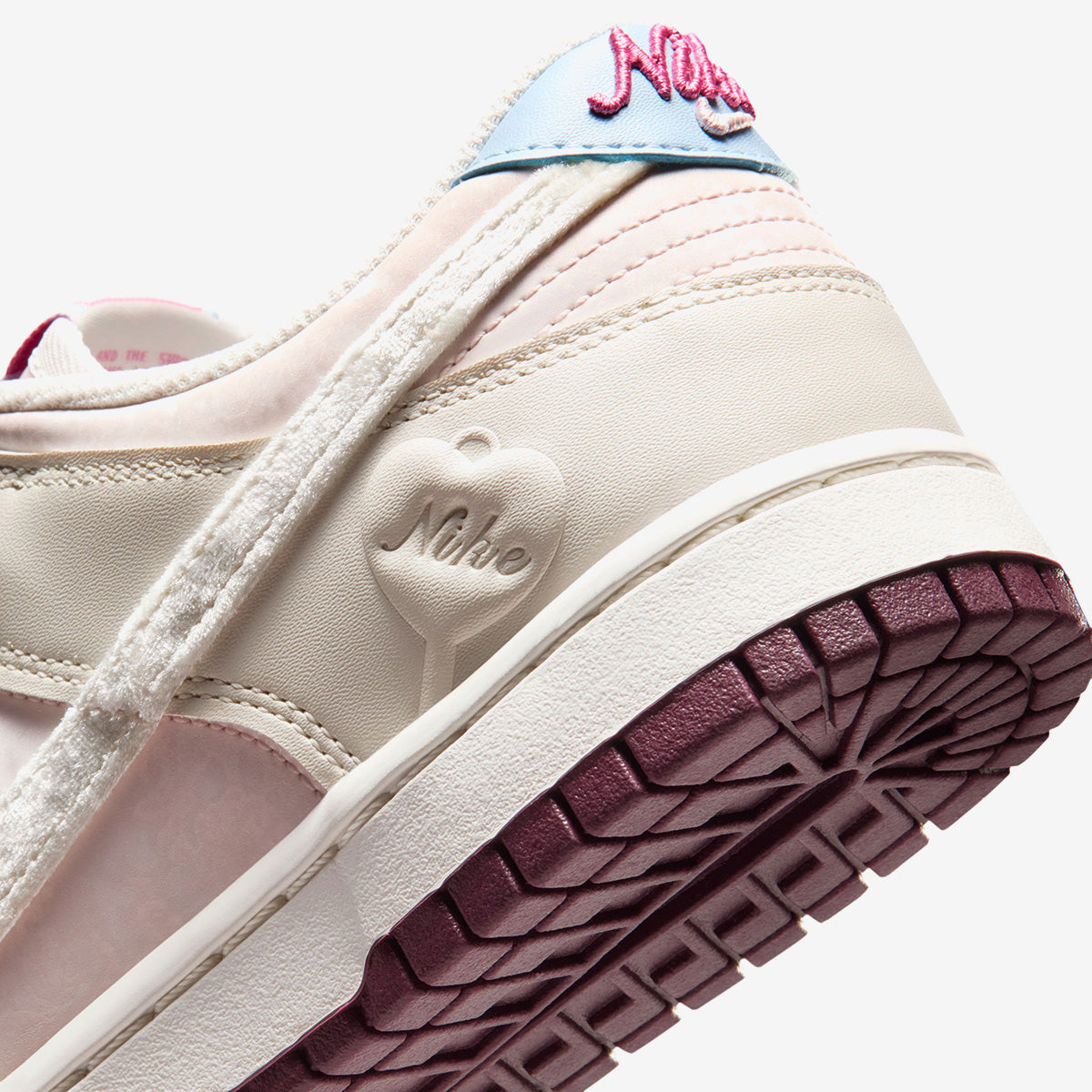 Women's Nike Dunk Low Valentine's Day