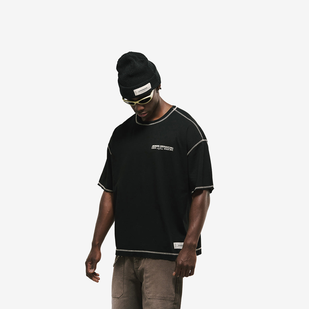 Monoic Camiseta Boxy Fit Design Collective - Negro Oscuro