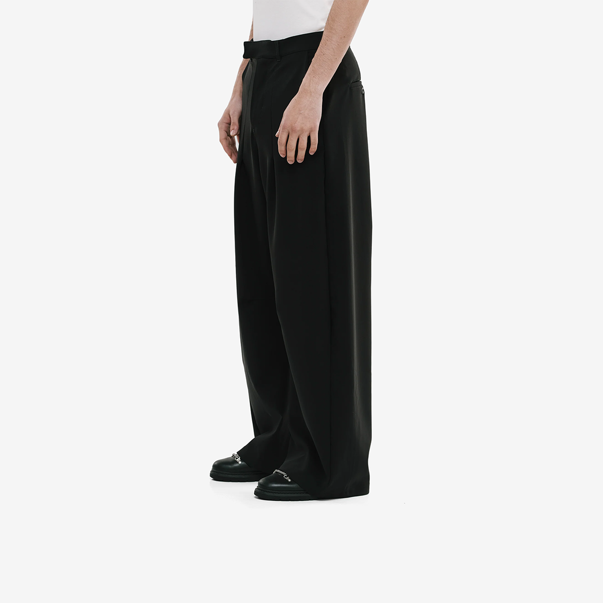 Monoic Barrel Fit Trousers - Negro