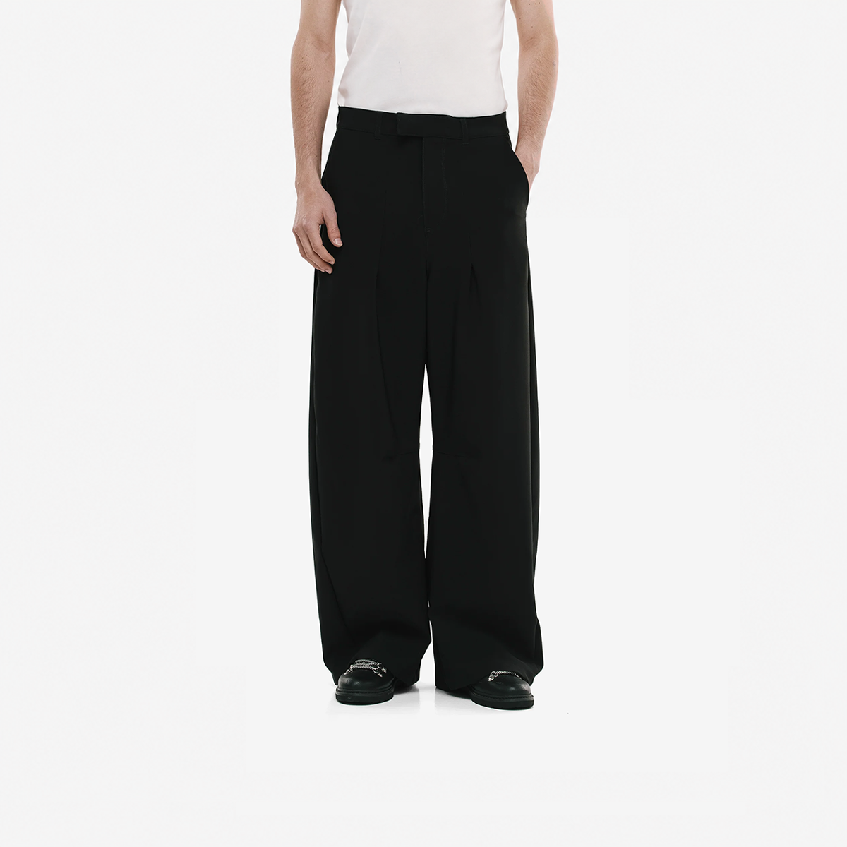 Monoic Barrel Fit Trousers - Negro
