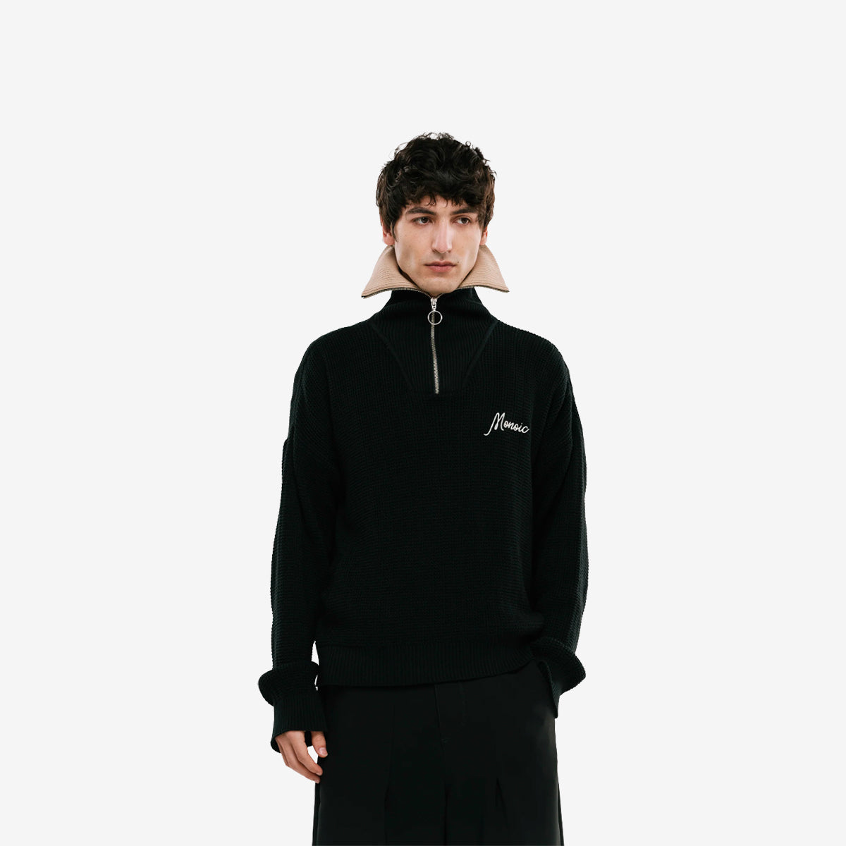 Monoic Zip Funnel Neck Knitwear 'Negro y Crema'