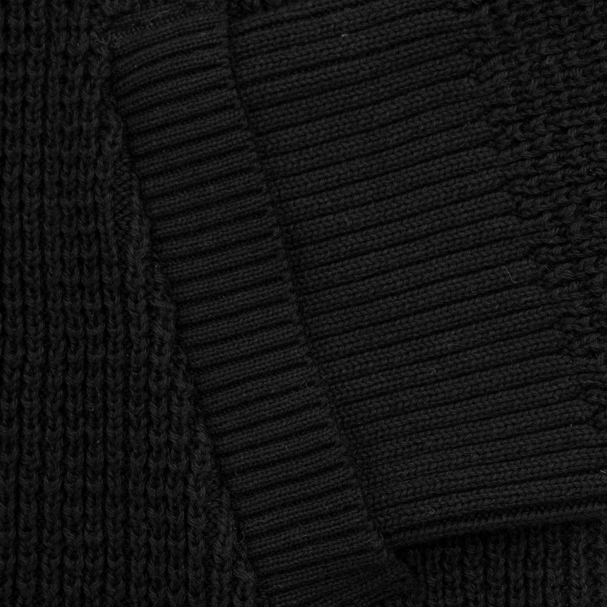 Monoic Zip Funnel Neck Knitwear 'Negro y Crema'