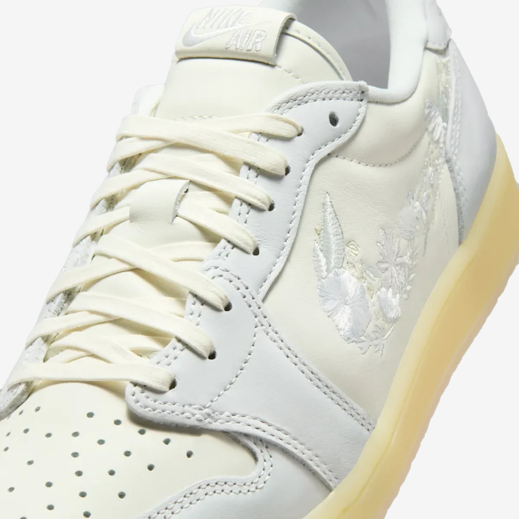 Air Jordan 1 Low OG 'Floral Swoosh'