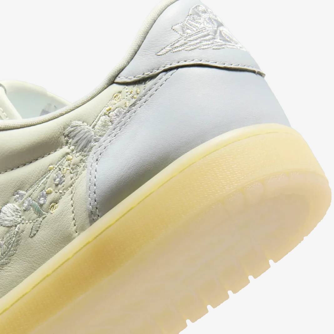 Air Jordan 1 Low OG 'Floral Swoosh'