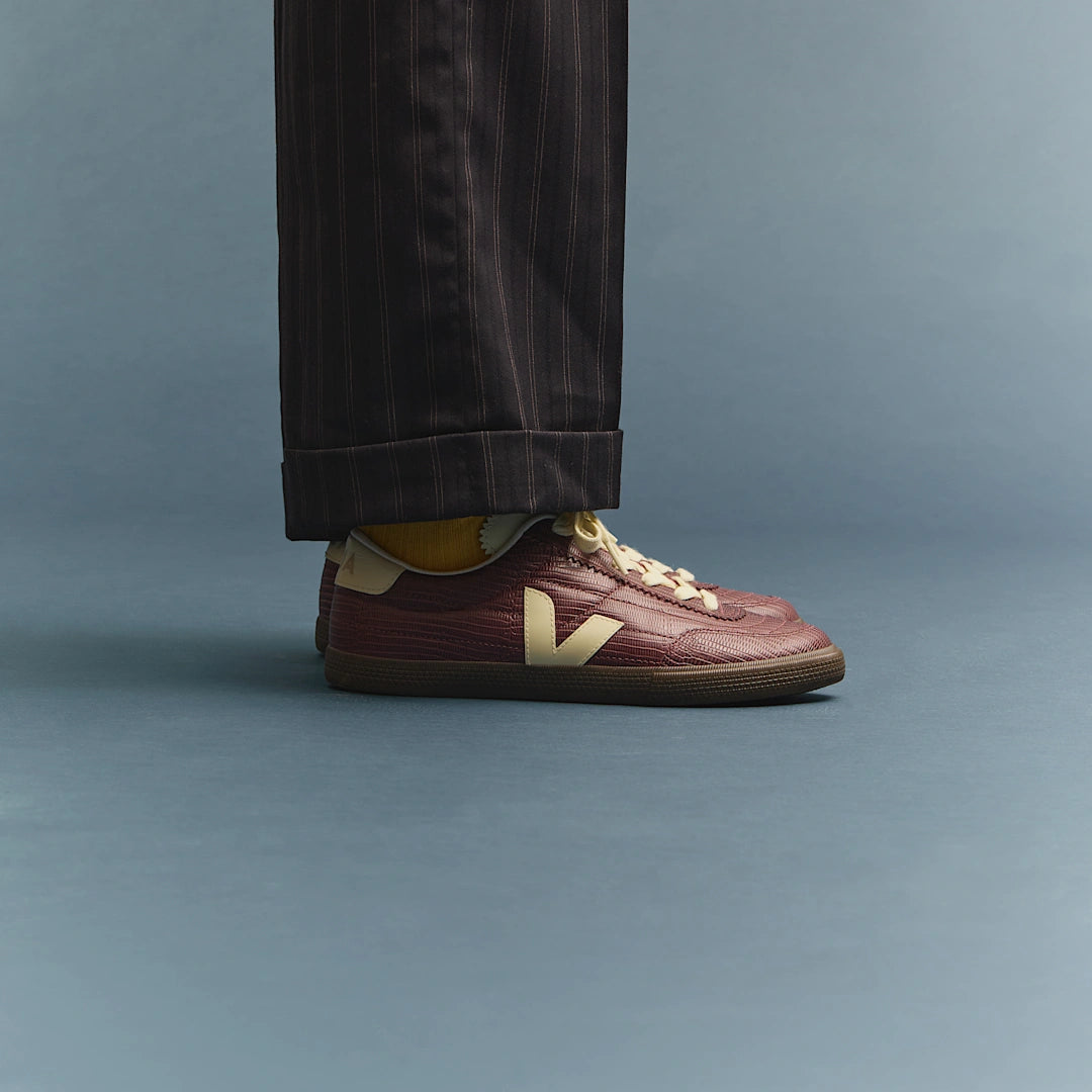 Women's Veja Panenka Dragon Leather Amarante